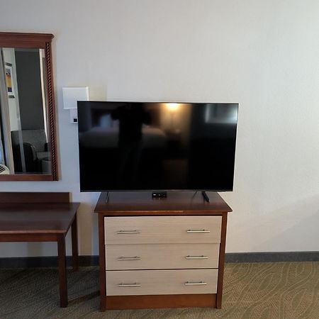 วินเกต บาย วินด์แฮม เชซาพีค Hotel ภายนอก รูปภาพ