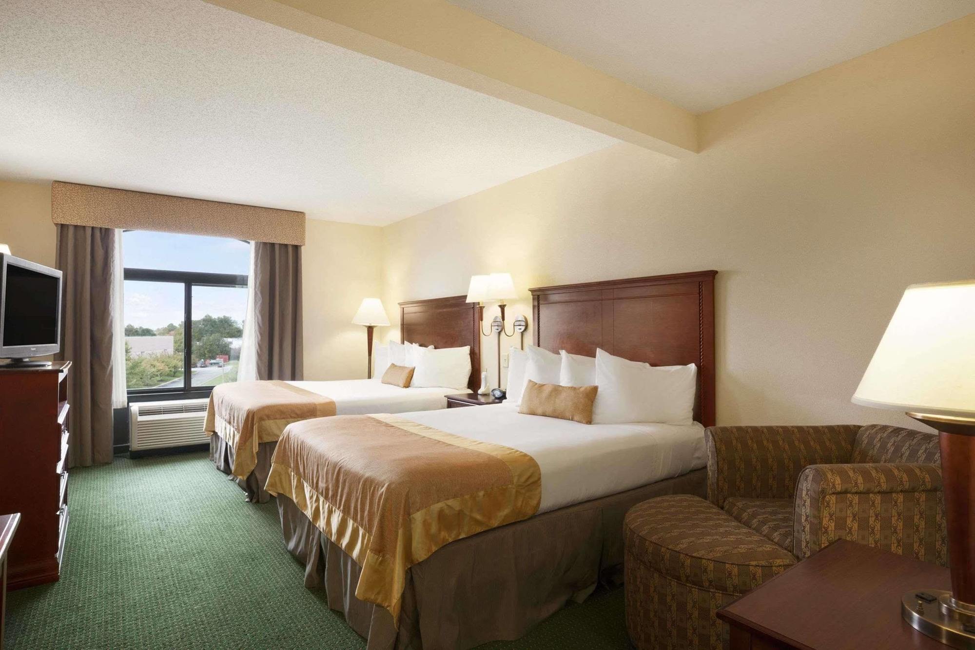 วินเกต บาย วินด์แฮม เชซาพีค Hotel ภายนอก รูปภาพ